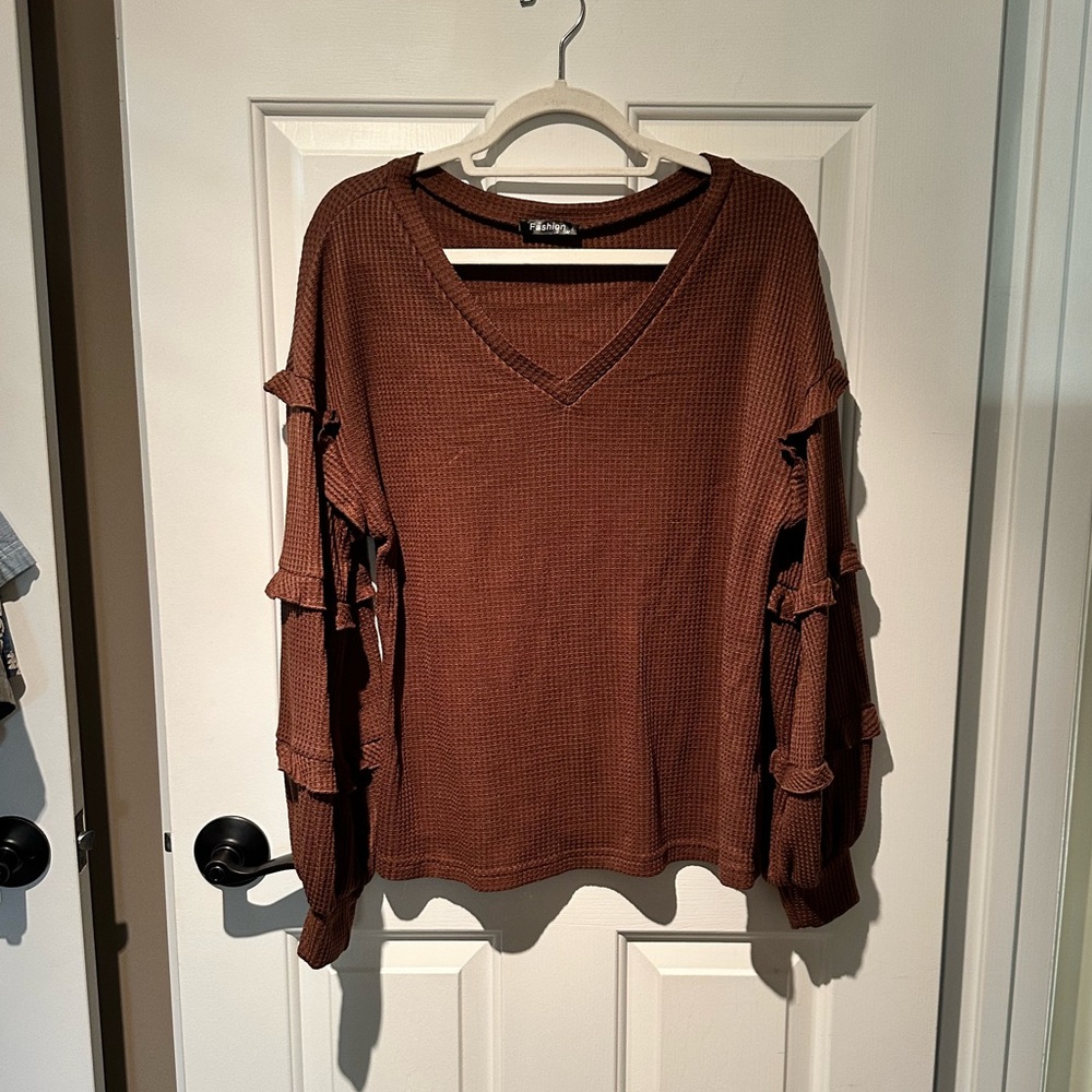 NWOT! Chic  Boho Vibe Brown V-Neck Ruffle Sleeve Waffle Top. Size Medium